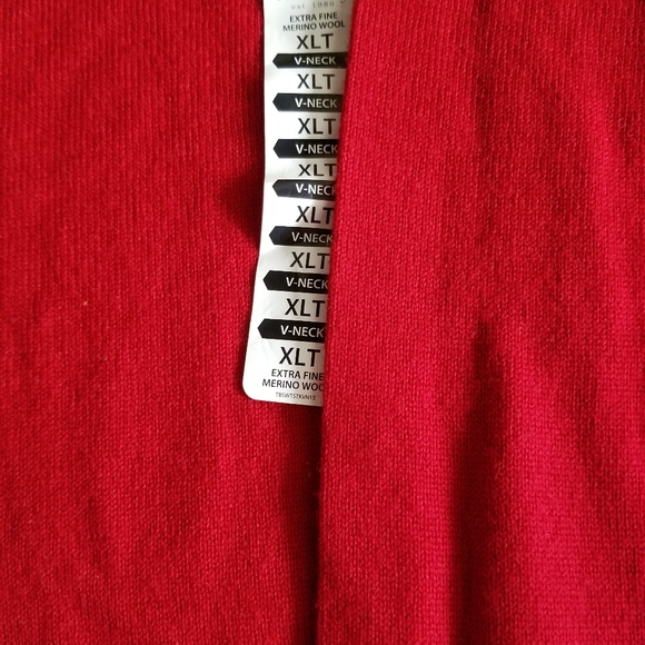 MEN'S Big and Tall XLT Red V neck sweater - Picture 3 of 6